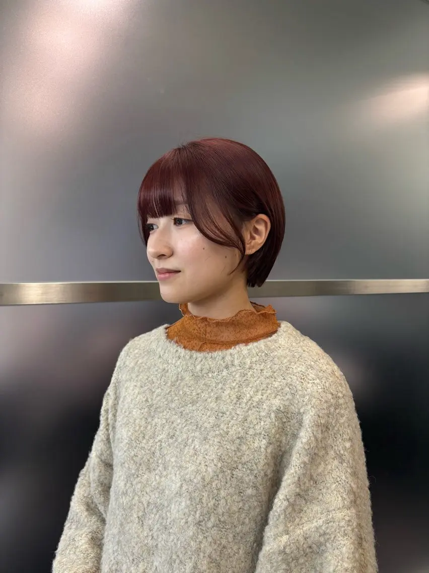 ショート カラー 陽 愛のヘアスタイル