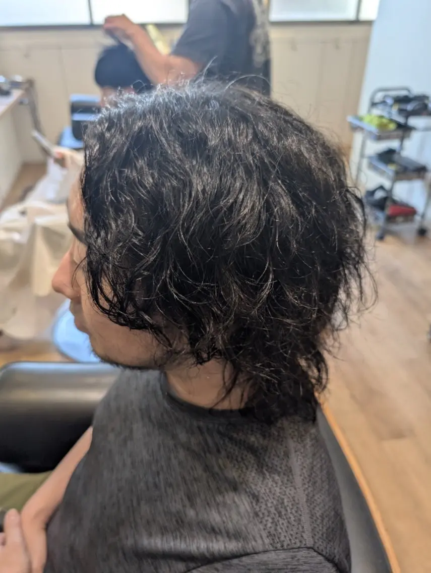 ミディアム メンズ ミディアムパーマ メンズパーマ ヘアカラー パーマ トリートメント 河野日南/似合わせ/ メンズスタイルのヘアスタイル