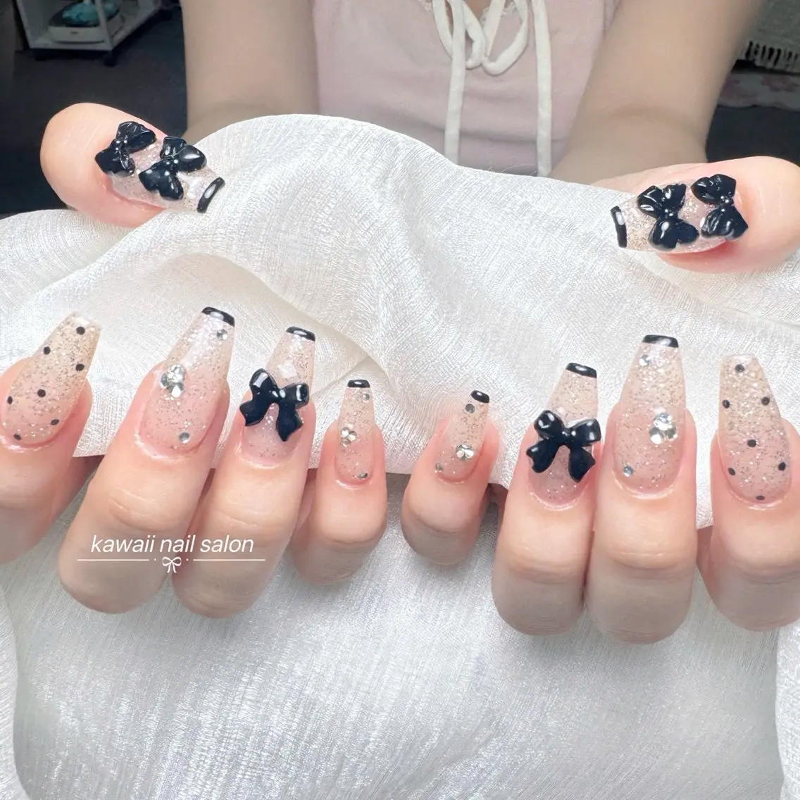 ネイル ドット フットネイル フレンチネイル 韓国ネイル マグネットネイル Hina KawaiiNailのネイルデザイン