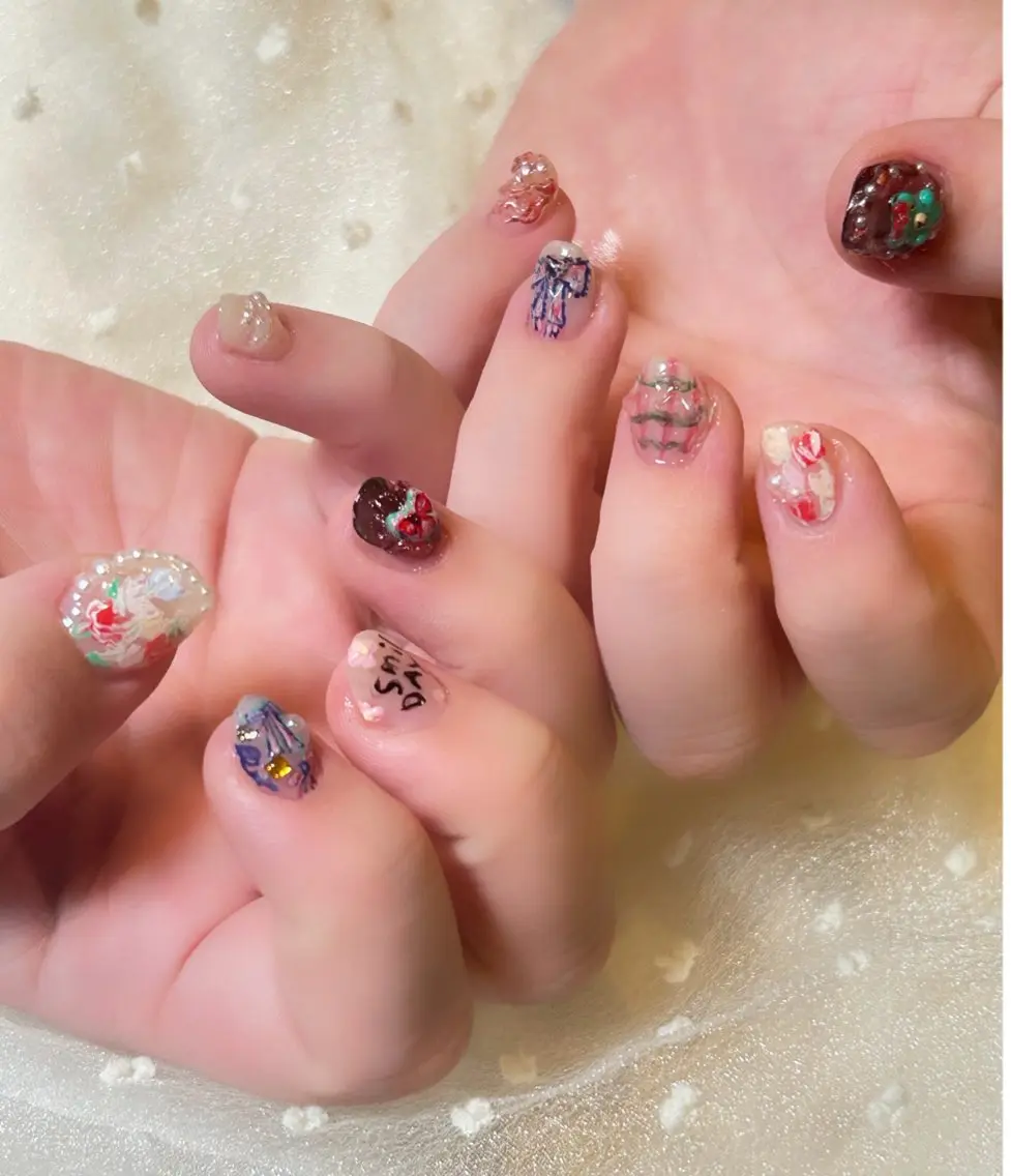 ネイル ハンドネイル lady bird yoshieのネイルデザイン
