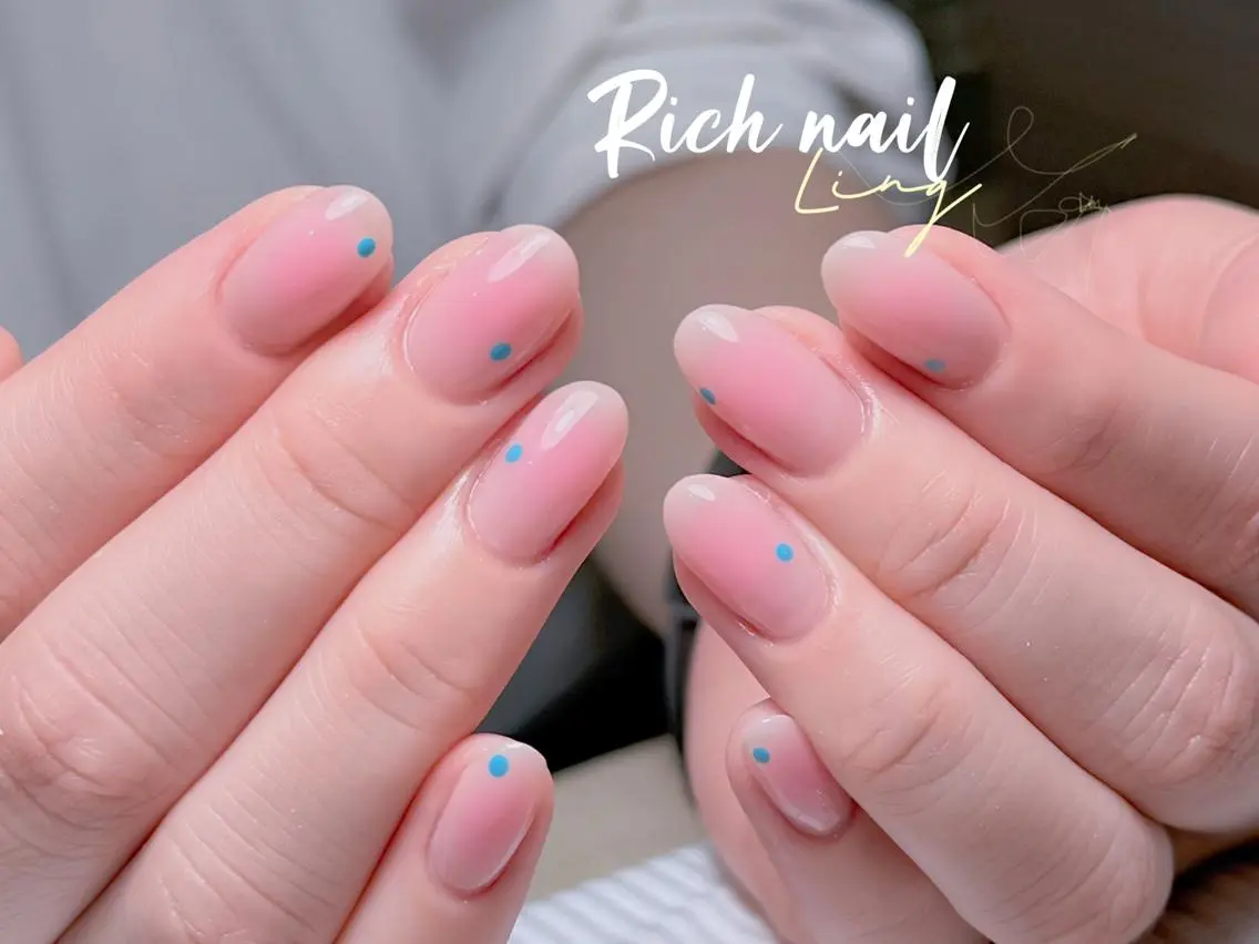 ネイル ドット ハンドネイル ハンドケア Rich Nail 🤲🏻梨央のネイルデザイン