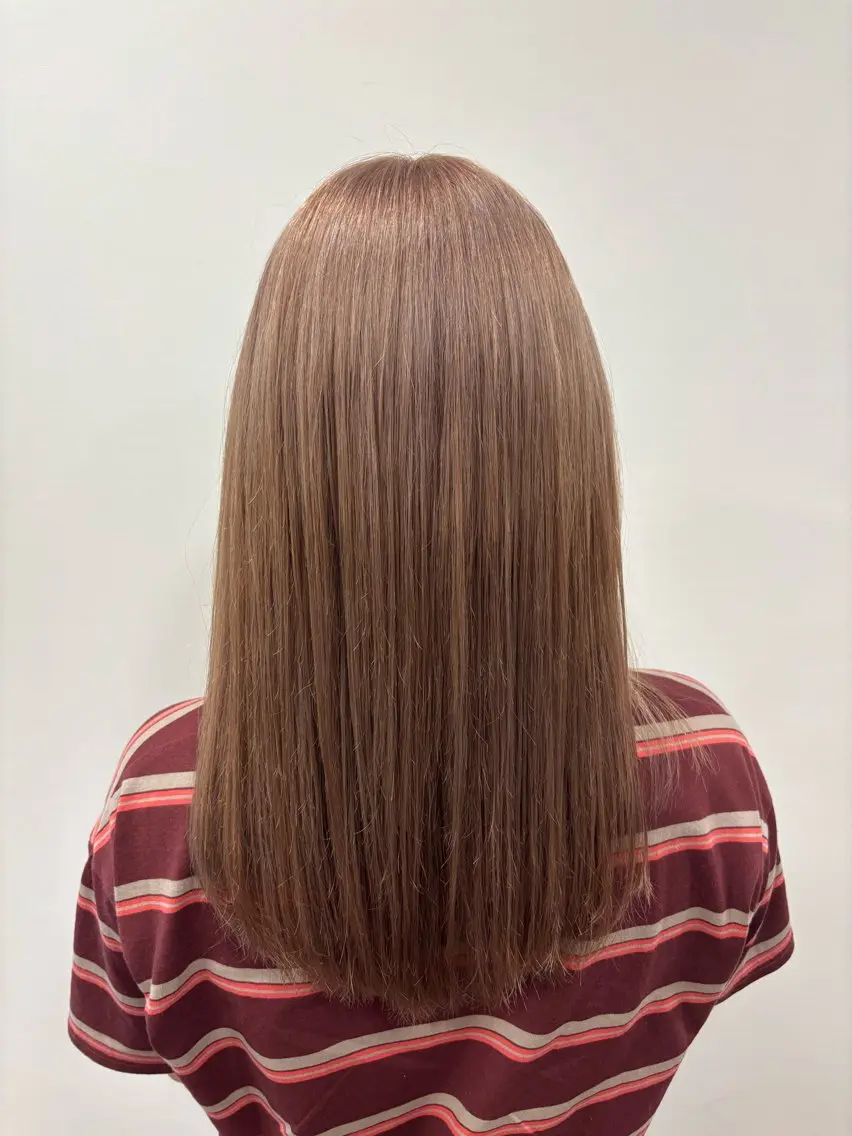 ロング カラー ベージュカラー 井上 悠人のヘアスタイル
