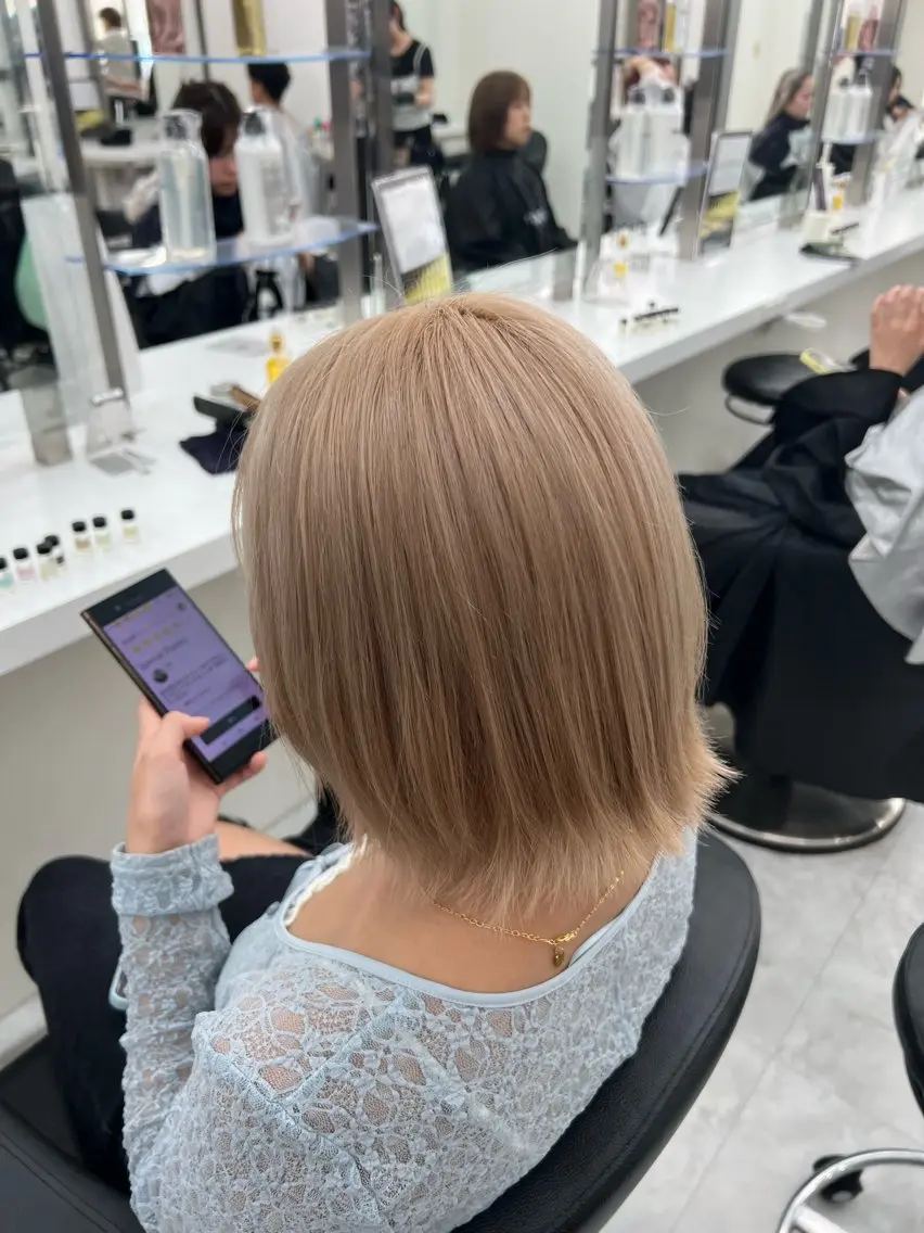 ショート Natsumi / 透明感艶カラーのヘアスタイル