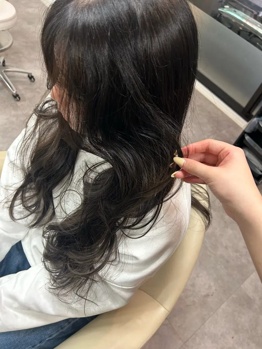 ロング カラー ヘアカラー トリートメント SiLO Yukinaのヘアスタイル