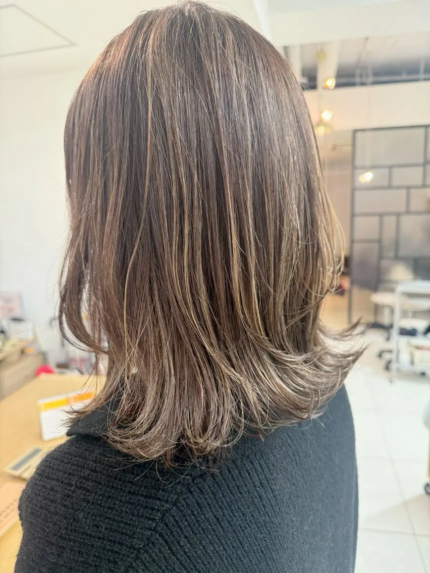 セミロング カラー ヘアカラー ✨オール年代🆗 🤍ウチダアユコのヘアスタイル