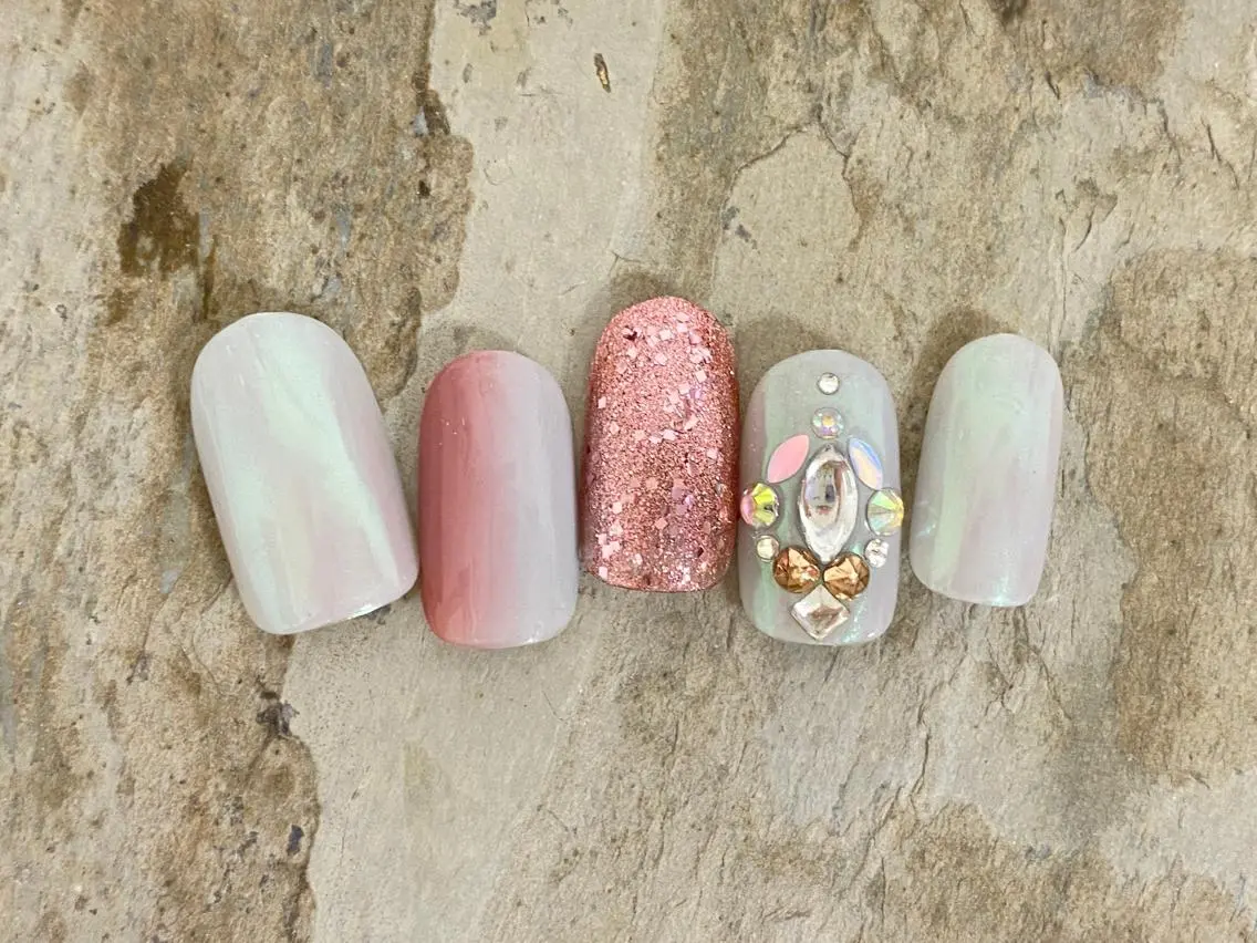 カラー ネイル グラデーションカラー グラデーション ストーンネイル MOMO nailのネイルデザイン