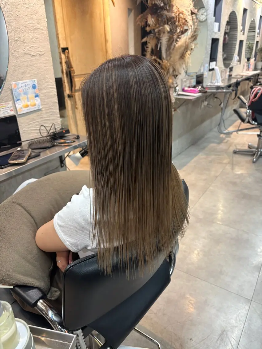ロング カラー ヘアカラー こうら かすみのヘアスタイル
