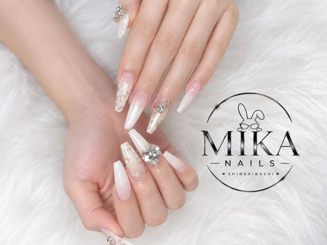 ネイル ガーリー キラキラネイル 韓国ネイル ロングネイル シンプルネイル ハンドネイル 🦊Genie🦊 Mika Nailsのネイルデザイン