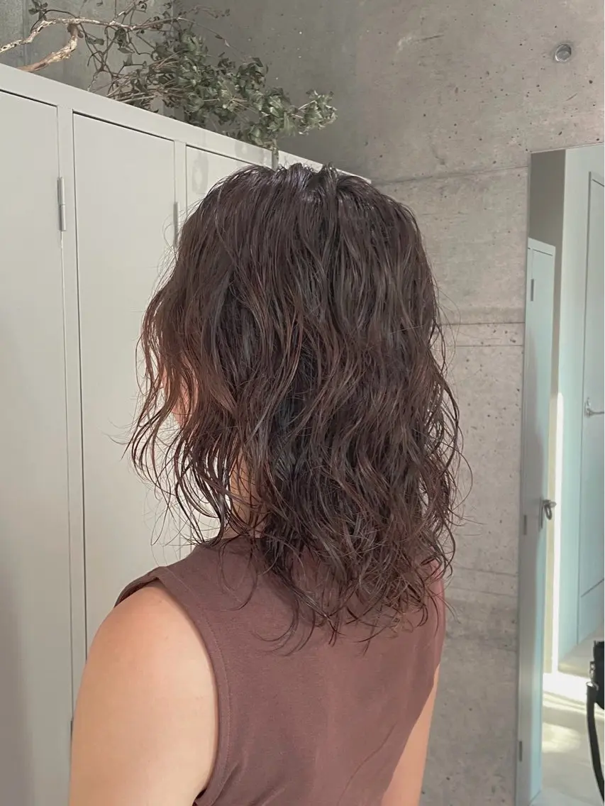 セミロング パーマ セミロングパーマ レイヤーカット 艶髪🌿🫧 yukakoのヘアスタイル