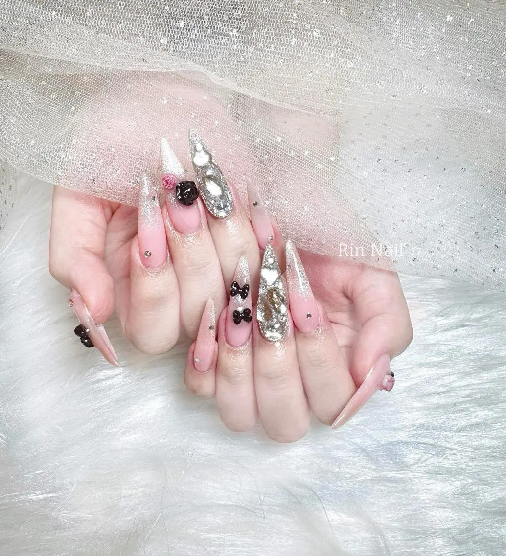 ネイル アートネイル チークネイル ジェルネイル ロングネイル マグネットネイル ハンドネイル Rin Nail 新大久保店のネイルデザイン
