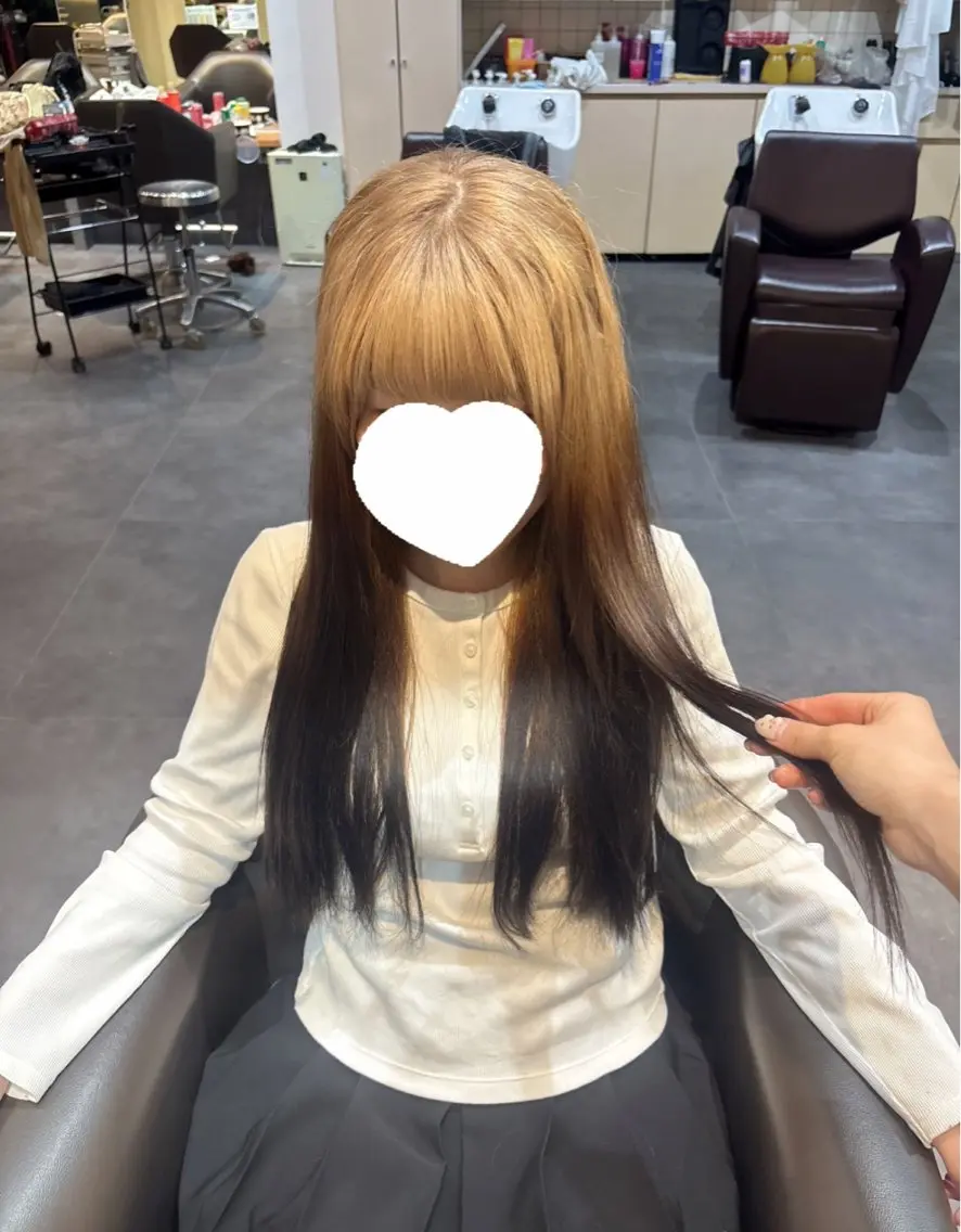 ロング カラー ブリーチ デザインカラー 湊 芹奈のヘアスタイル