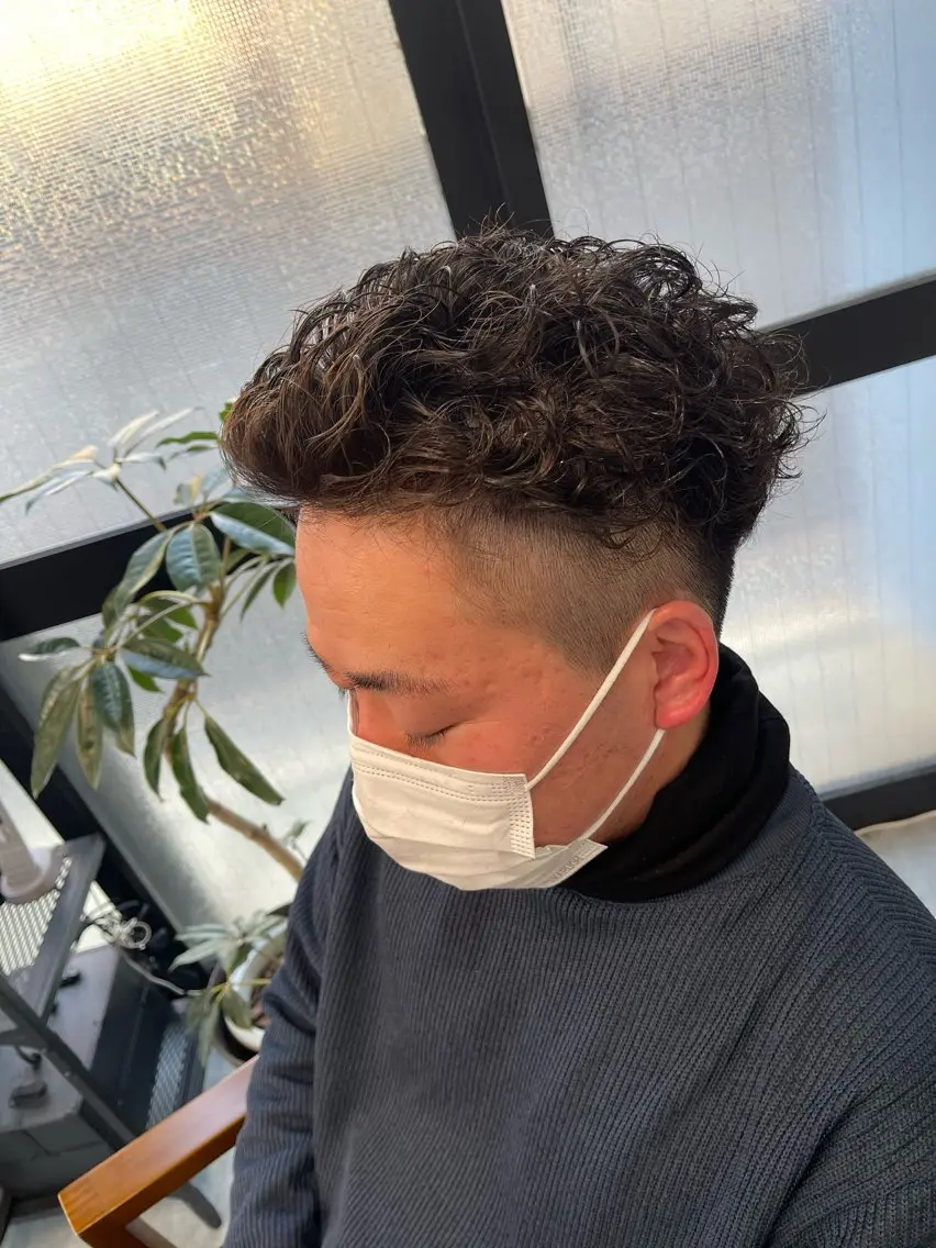 パーマ メンズ シノザキ キナのヘアスタイル