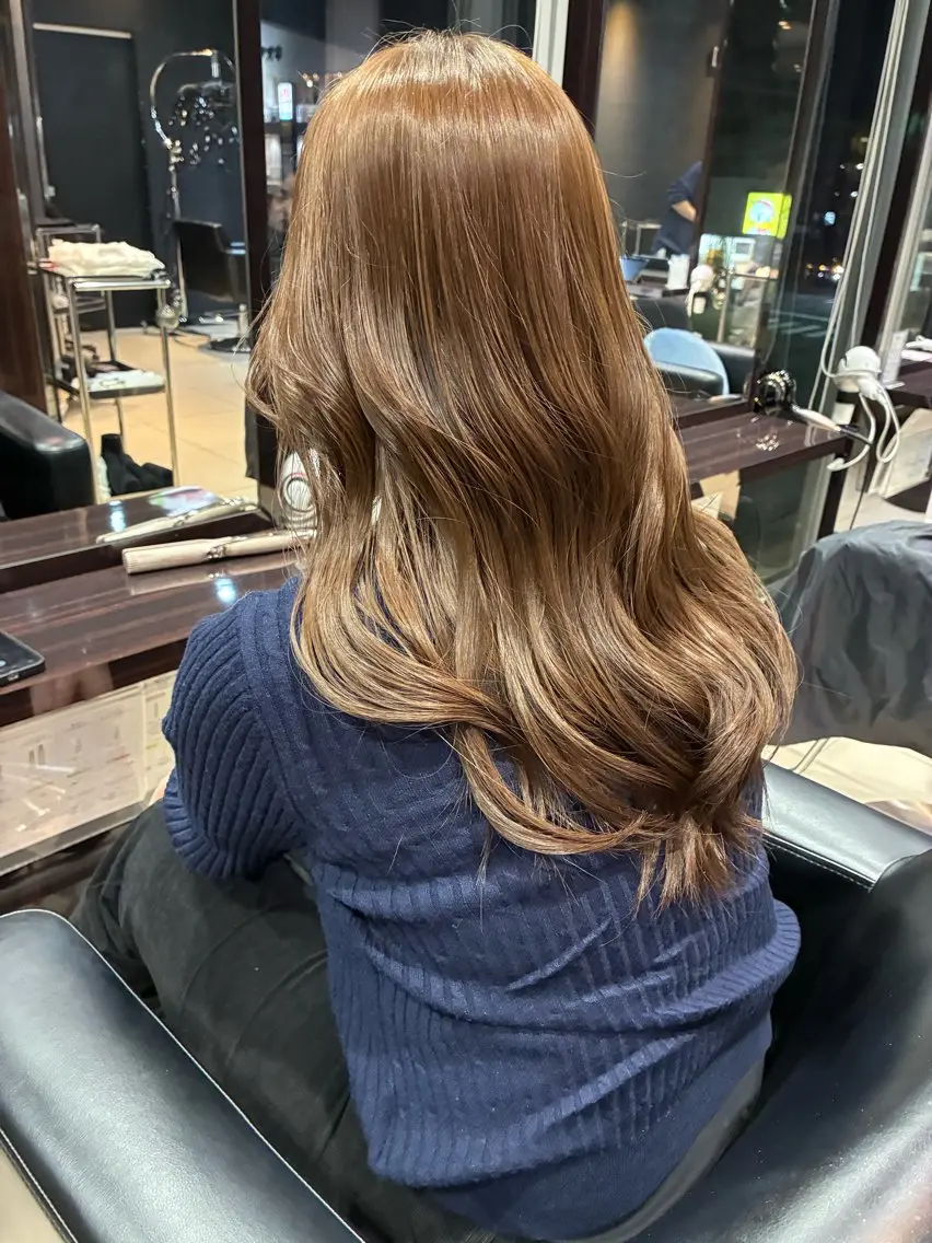 セミロング 鷹尾 汐音のヘアスタイル