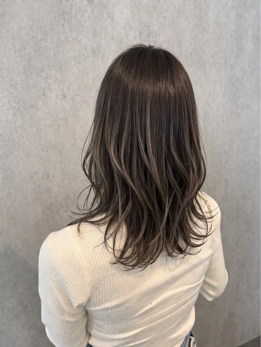 セミロング カラー ヘアカラー トリートメント 梶田 伸篤のヘアスタイル