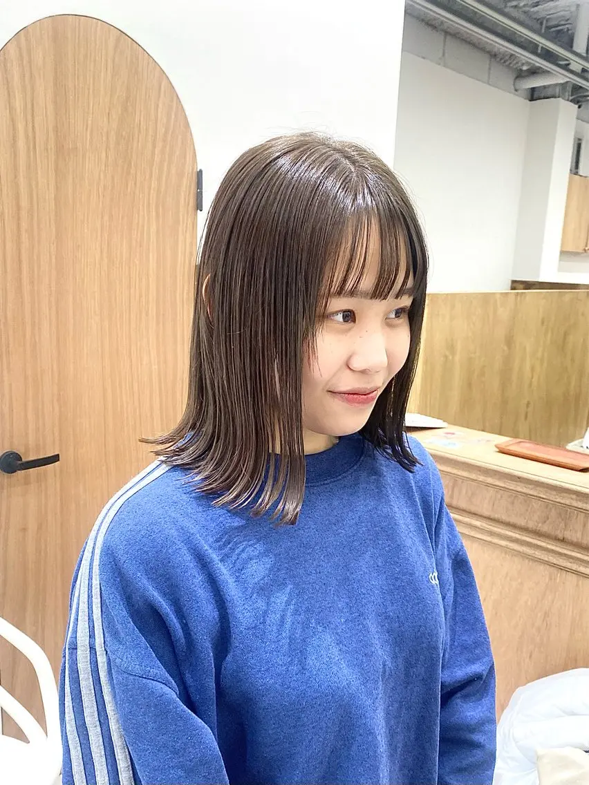 ミディアム カラー ヘアアレンジ ベージュカラー ブリーチ ダブルカラー ブリーチなしカラー オリーブベージュ ハル🌸柔色/ ブリーチなし/艶髪のヘアスタイル