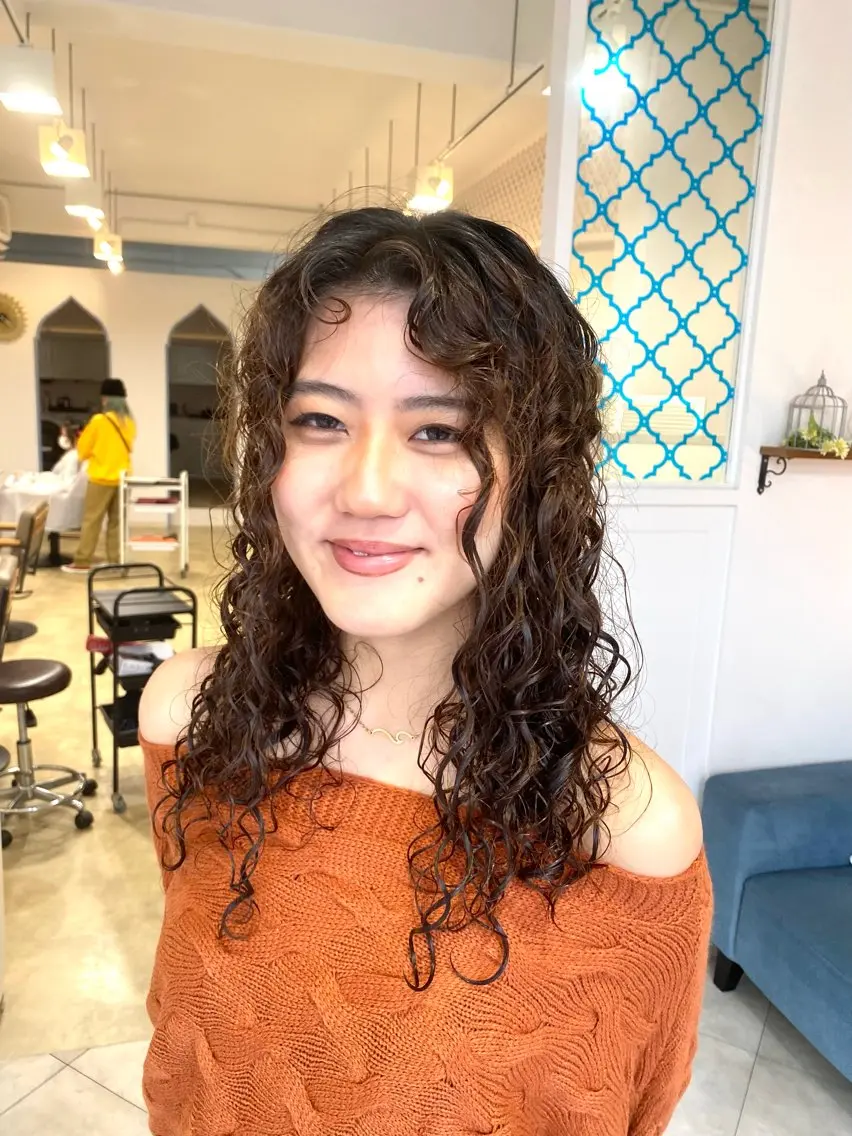 セミロング パーマ カット パーマ 饒平名 知也のヘアスタイル