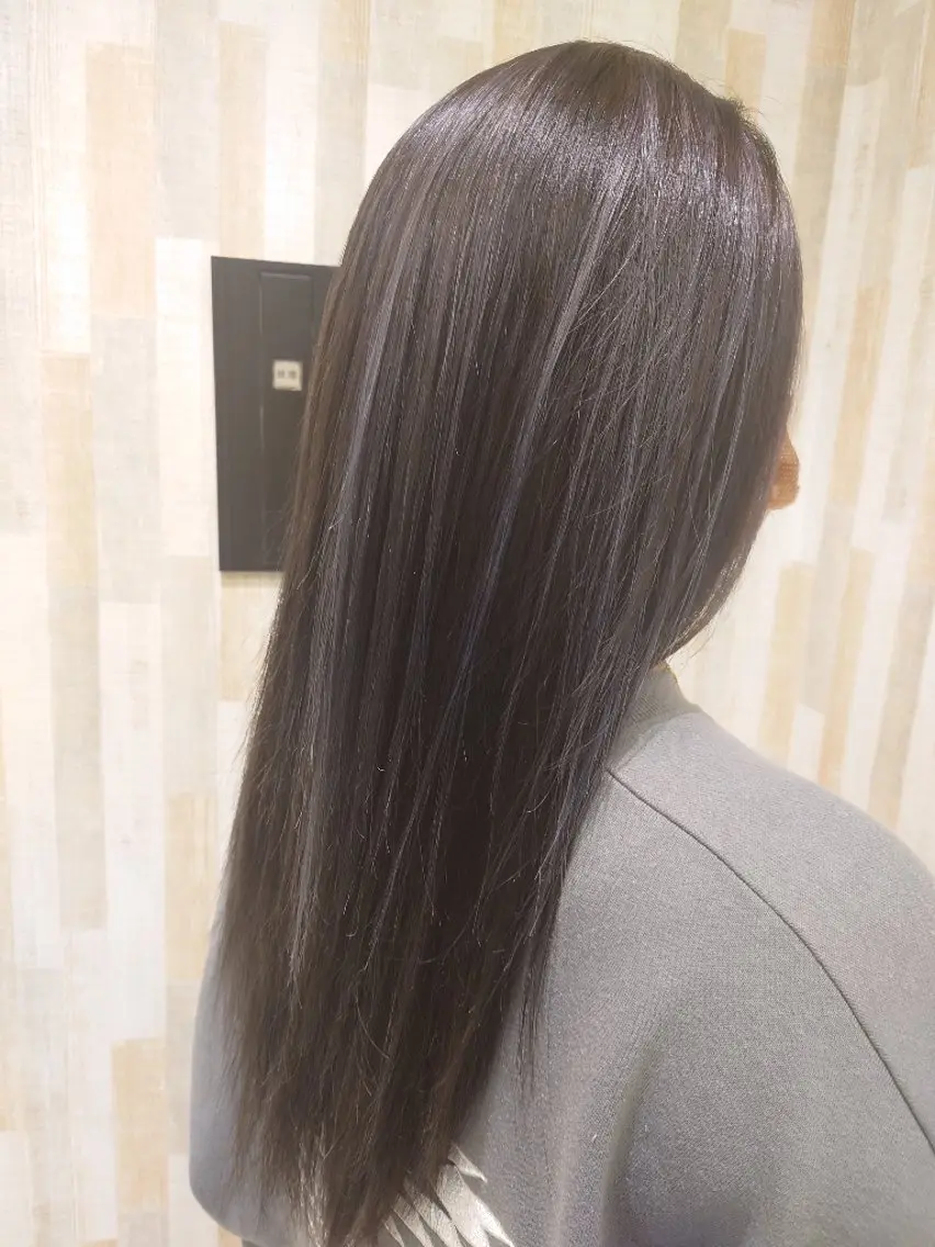 💛白髪ぼかしもコントラストハッキリも👍メッシュ+全体カラー+トリートメントの写真