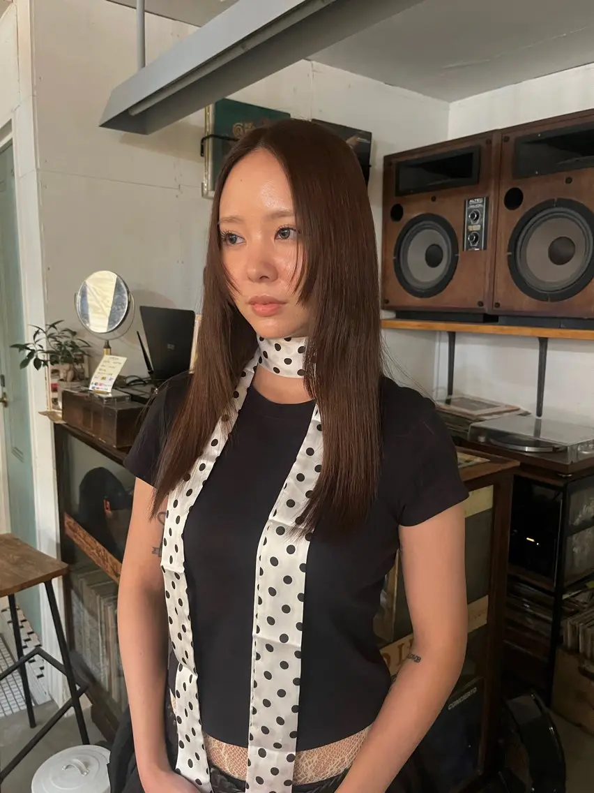 ロング カラー ブリーチ ブラウンカラー 透明感カラー ダブルカラー ブリーチなしカラー レイヤー/ベージュ mikuのヘアスタイル