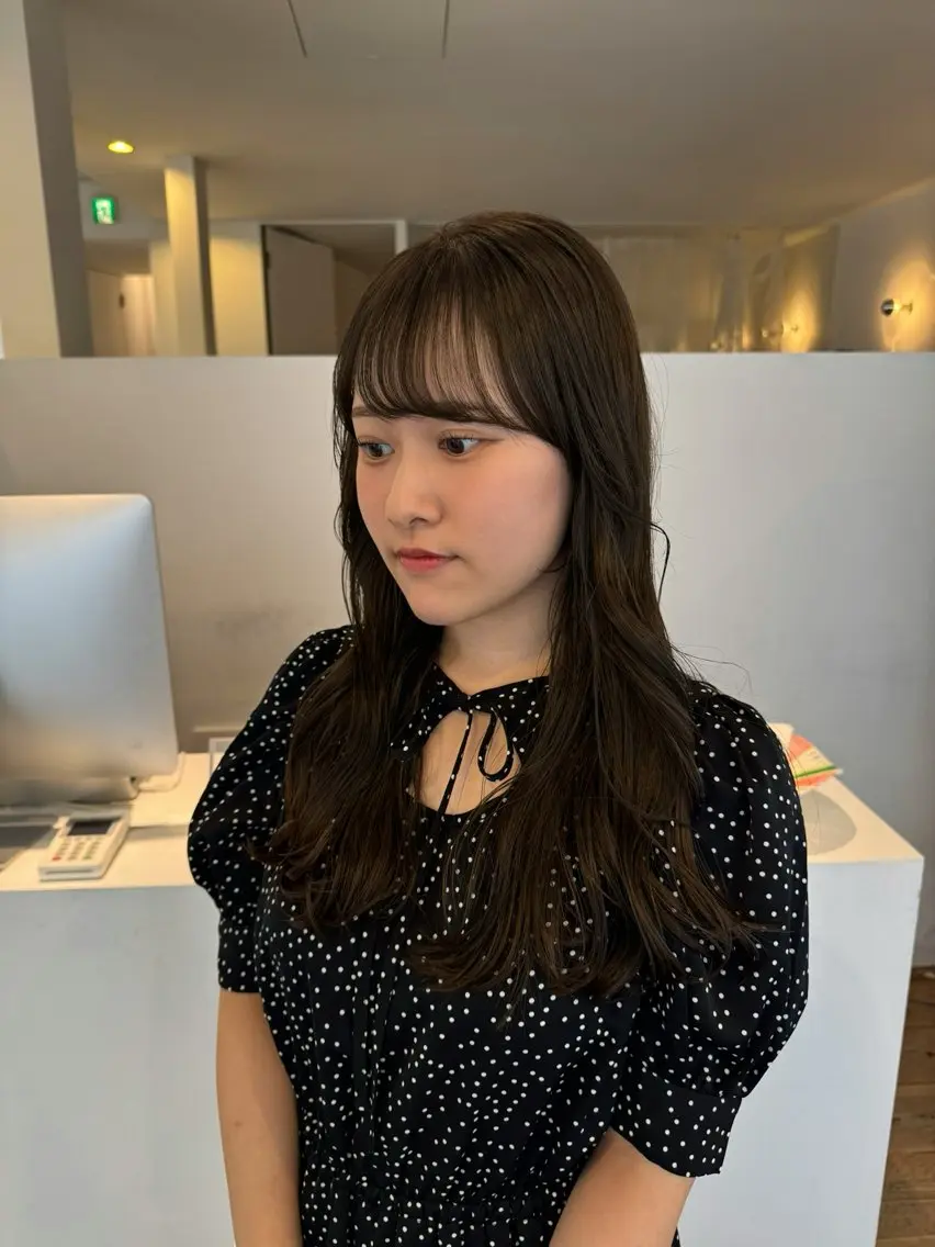 ロング アッシュ ボブ 顔まわりレイヤー 顔周りカット 髪質改善 カット ヘアカラー トリートメント YARD.長田 唯のヘアスタイル