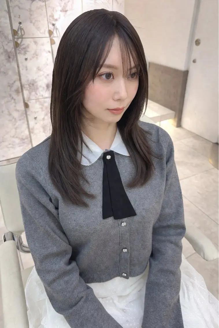 ミディアム カラー アッシュ アッシュグレー アッシュグレージュ グレージュ カット ヘアカラー トリートメント 新宿/髪質改善/ 阿久津凜のヘアスタイル