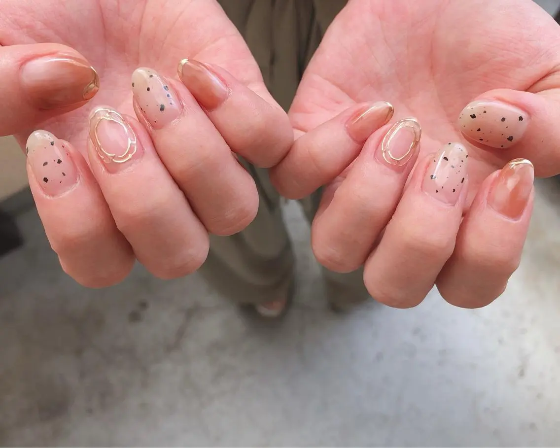 ネイル ゴールド ミラーネイル ハンドネイル saki_ nail heronのネイルデザイン