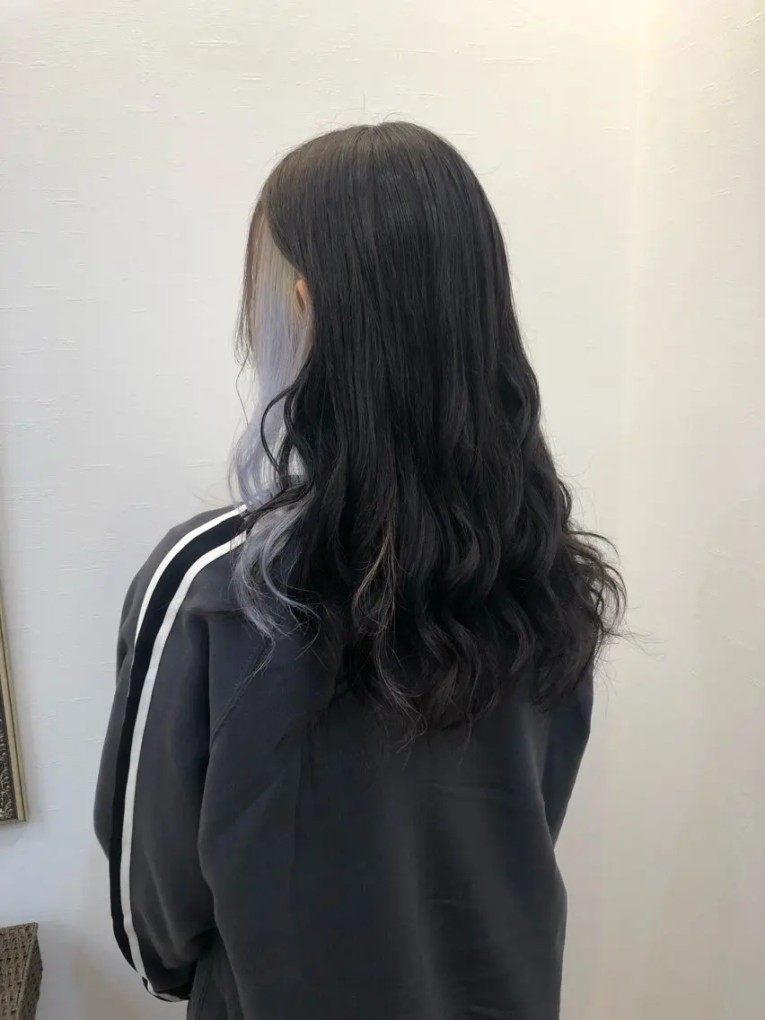 カラー ツノガイ エリのヘアスタイル