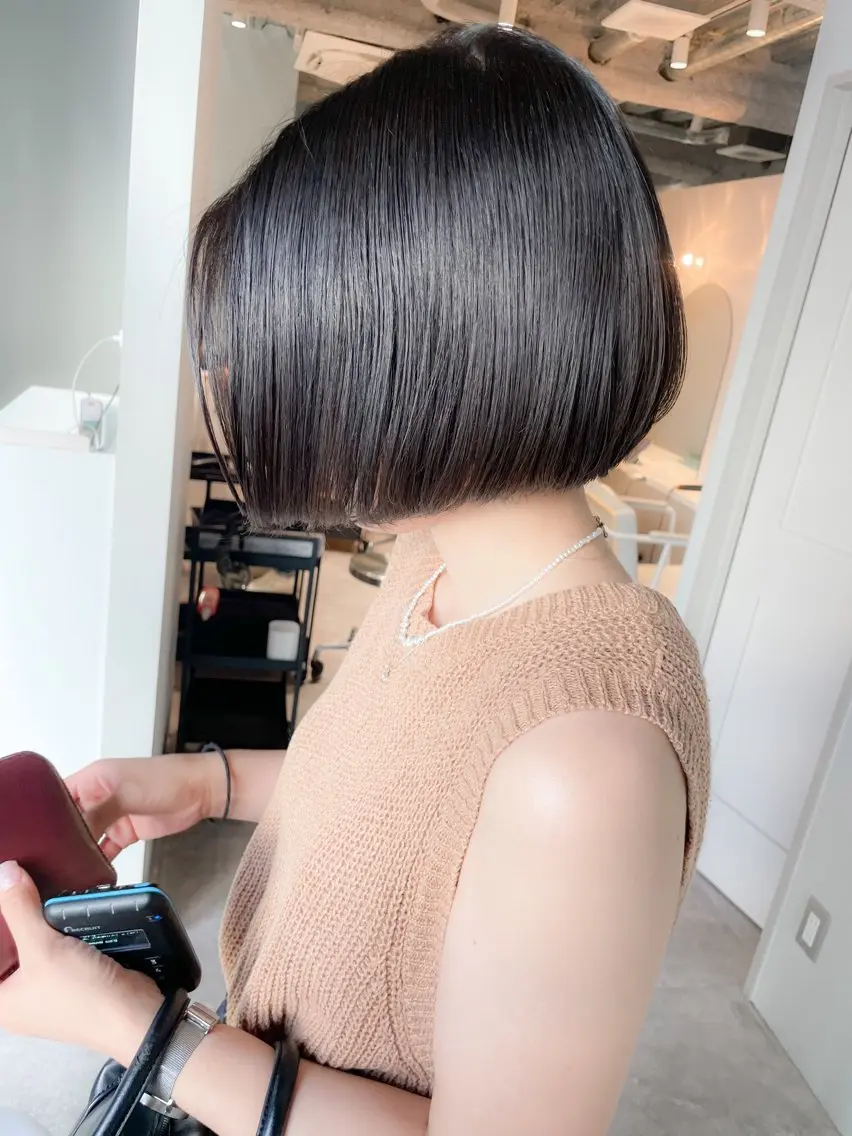 ショート カラー ダークグレー ボブ カット ヘアカラー トリートメント ✨ブリーチなし透明感 池袋 水野のヘアスタイル