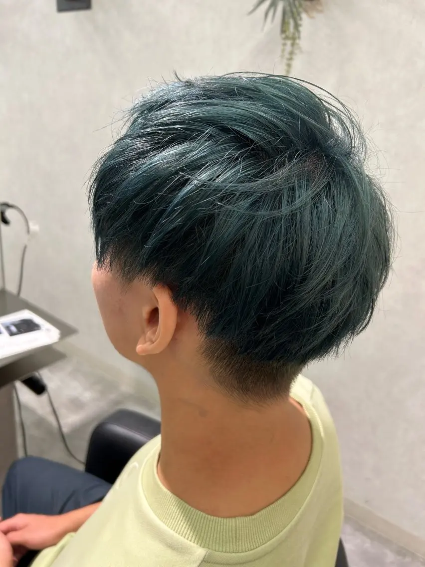 【✨メンズ限定王道ハイトーン✨】カット+ブリーチ+透明感カラー+トリートメントの写真