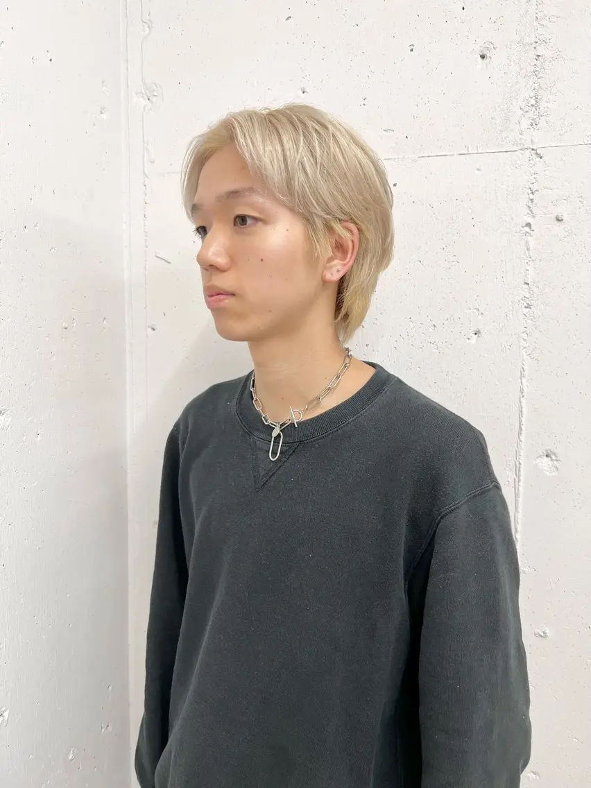 カラー メンズ センターパート メンズハイトーン ベージュカラー ブロンド ハイトーンカラー カット ヘアカラー 原宿/ブリーチ特化/ RYUTOのヘアスタイル