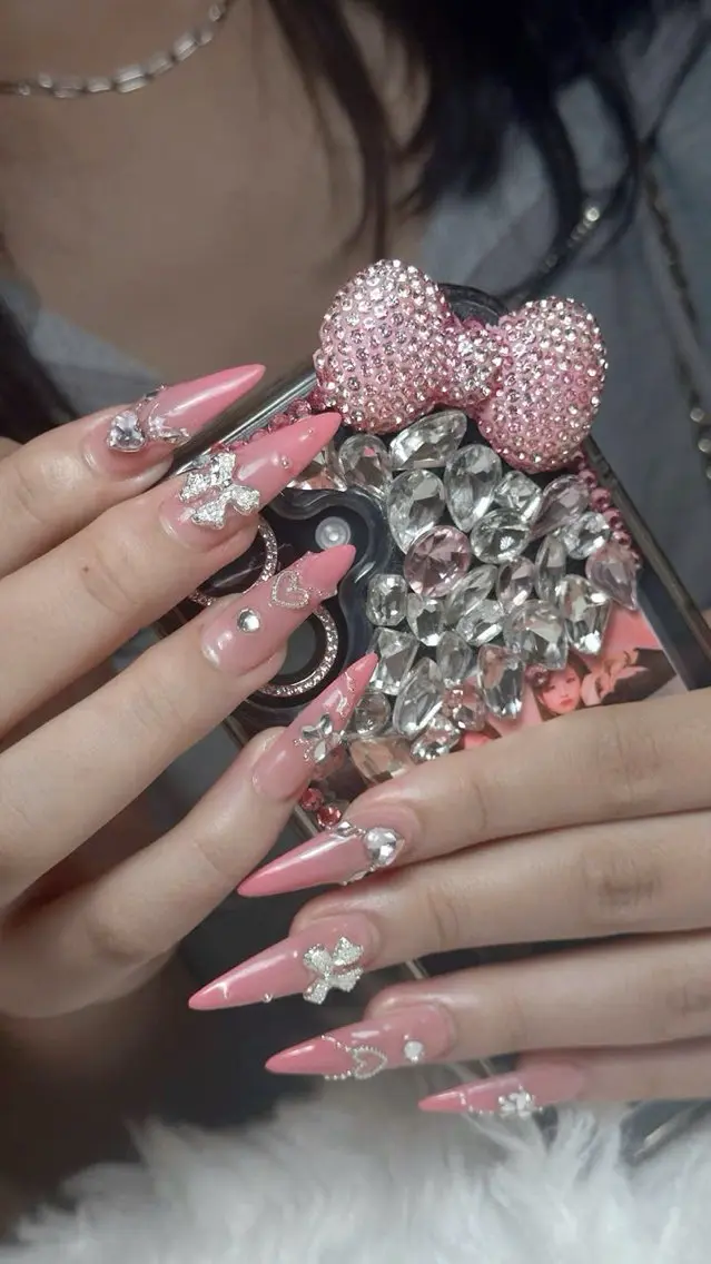 ネイル LE LUXE NAILSのネイルデザイン
