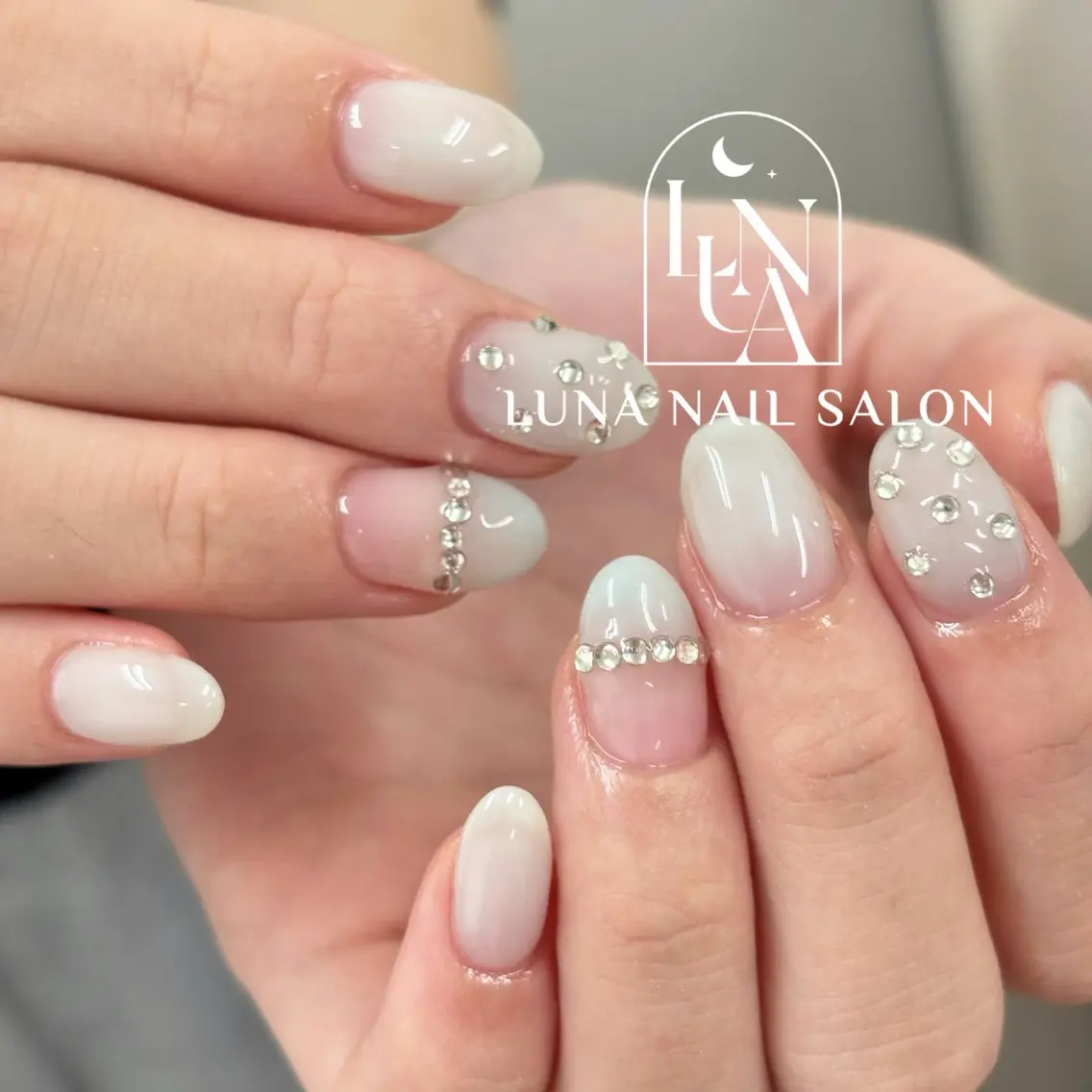 ネイル フレンチネイル ジェルネイル ガラスフレンチ 韓国ネイル 持ち込み ハンドネイル ハンドケア LUNA Nail salon💕のネイルデザイン