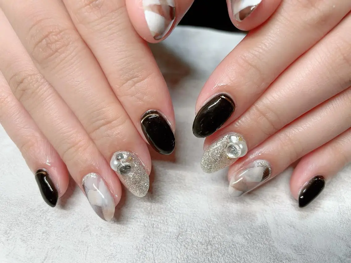 ネイル アートネイル フットネイル キラキラネイル 持ち込み ニュアンスネイル nail happiness.のネイルデザイン