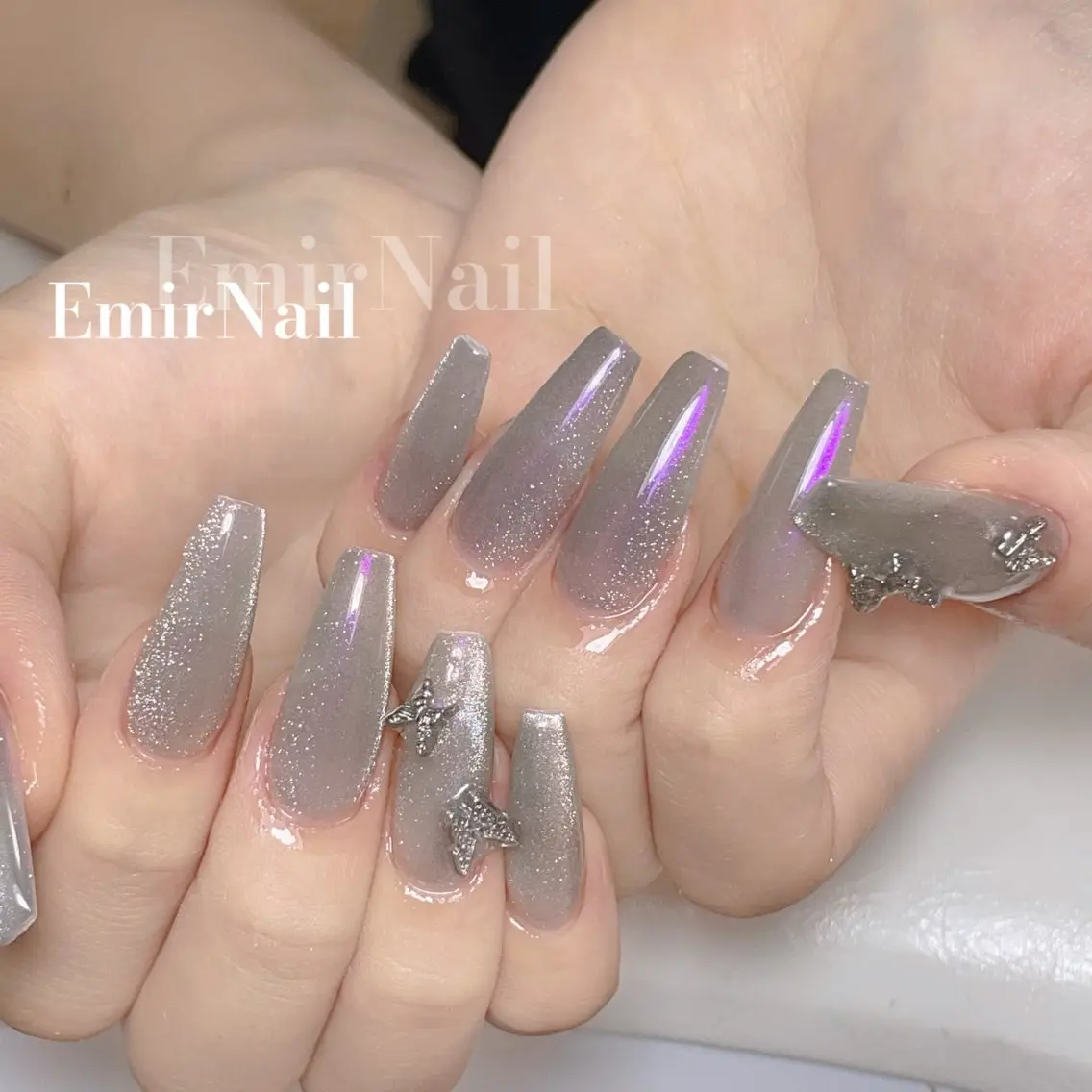 キラキラマグネットネイル💅✨10本長さだしの写真
