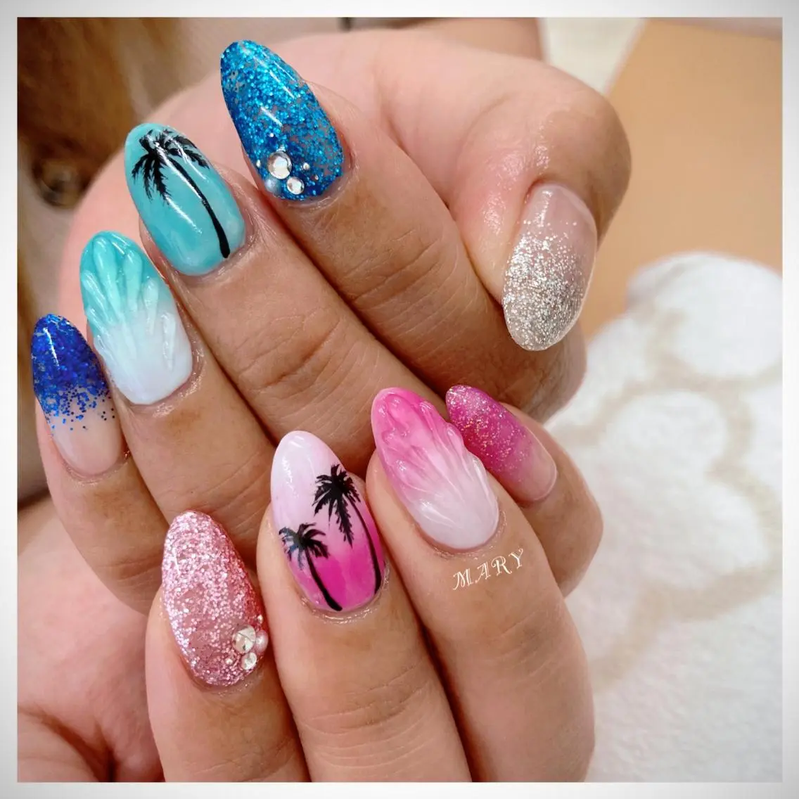 ネイル アートネイル ブルー グラデーション ラメ(グリッター) ラメグラデーション ハンドネイル Mary nail .narumiのネイルデザイン