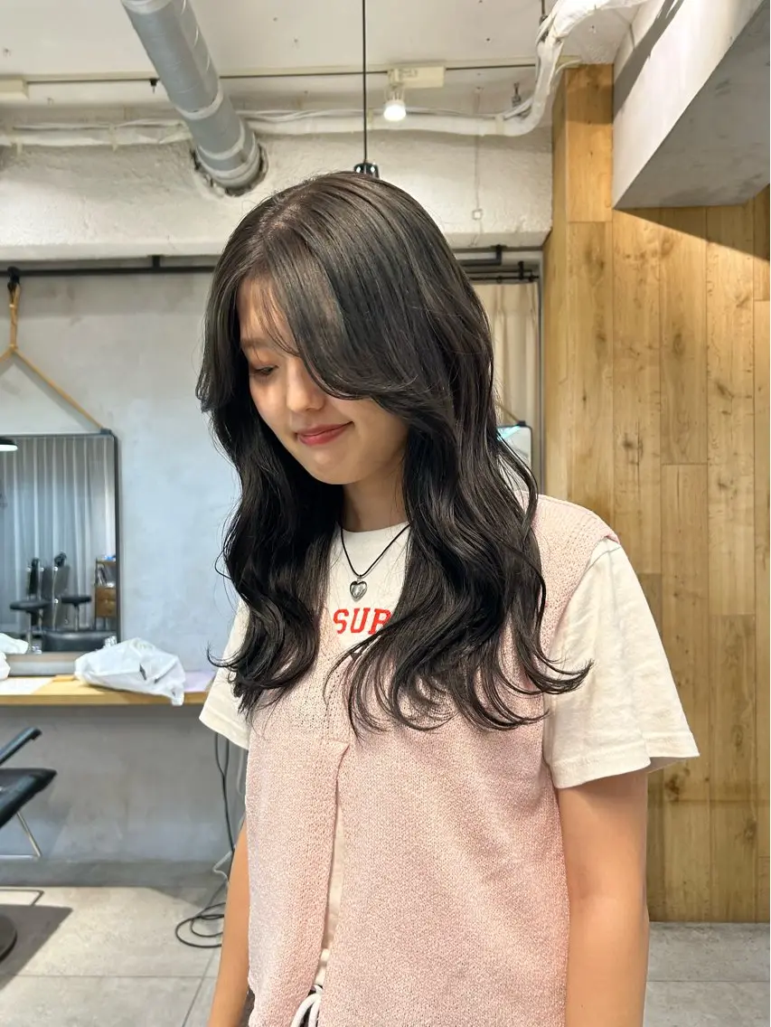 カラー ヘアカラー トリートメント lomalia moekaのヘアスタイル
