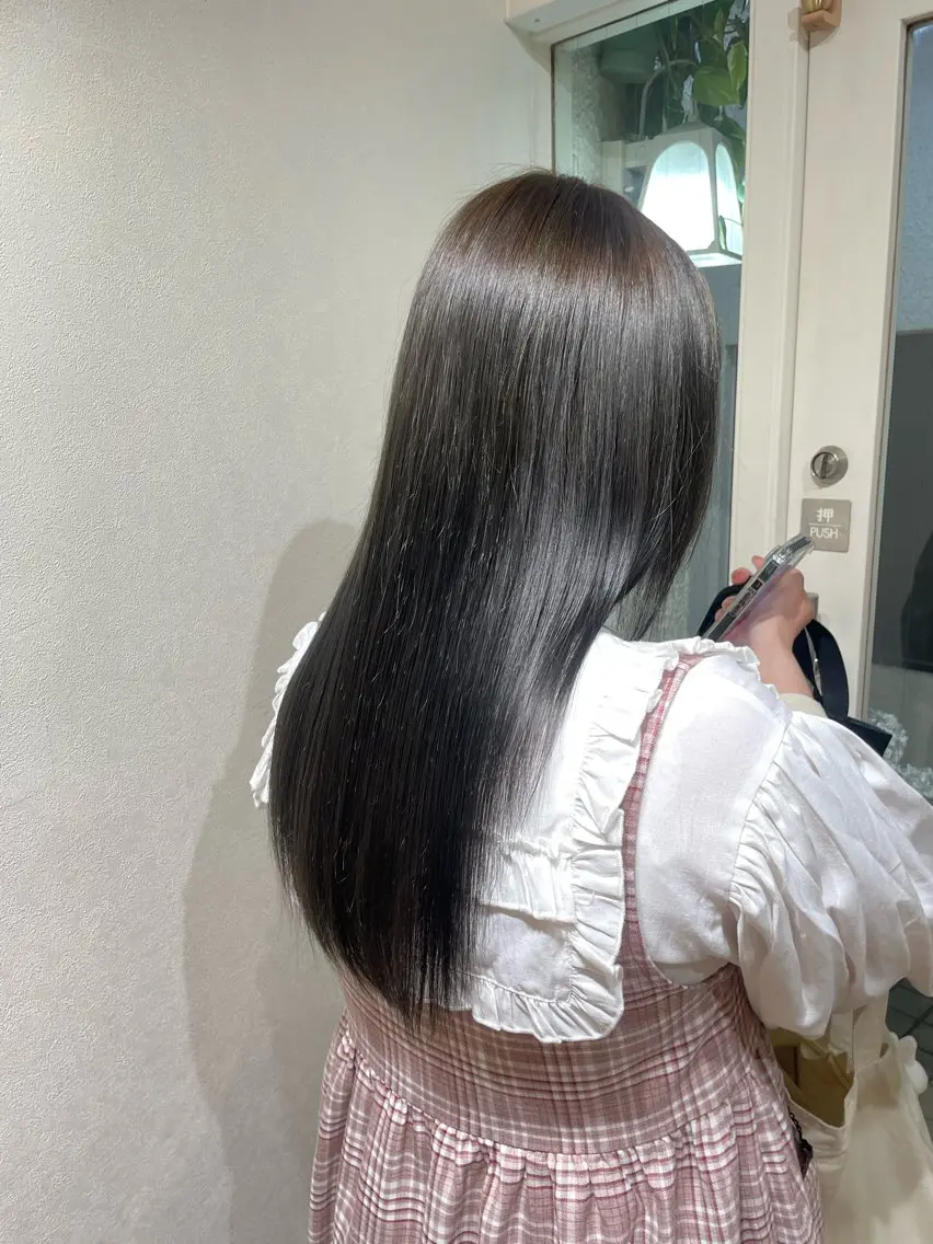 ロング カラー コトミ【メンズ】 【曲がる縮毛矯正】のヘアスタイル
