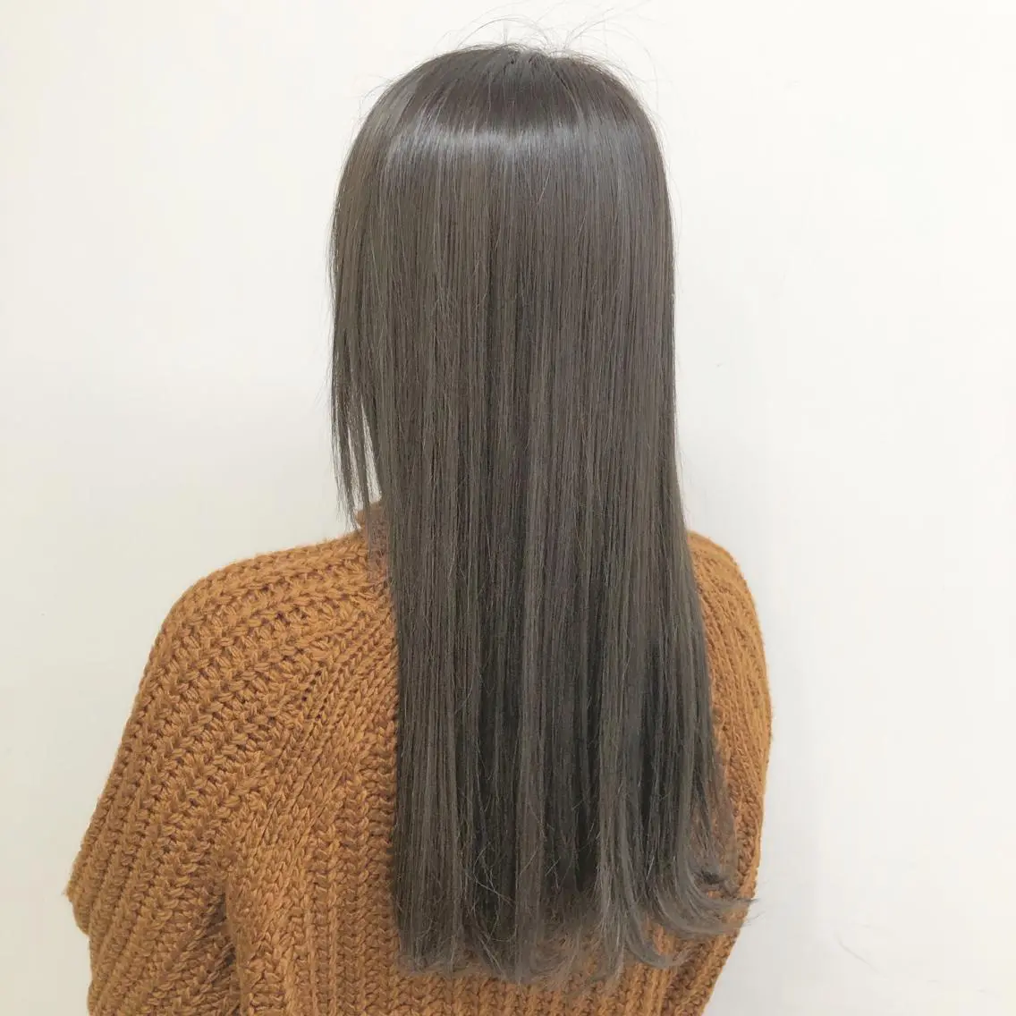 セミロング カラー 爆美女製造機 レイヤーのプロのヘアスタイル