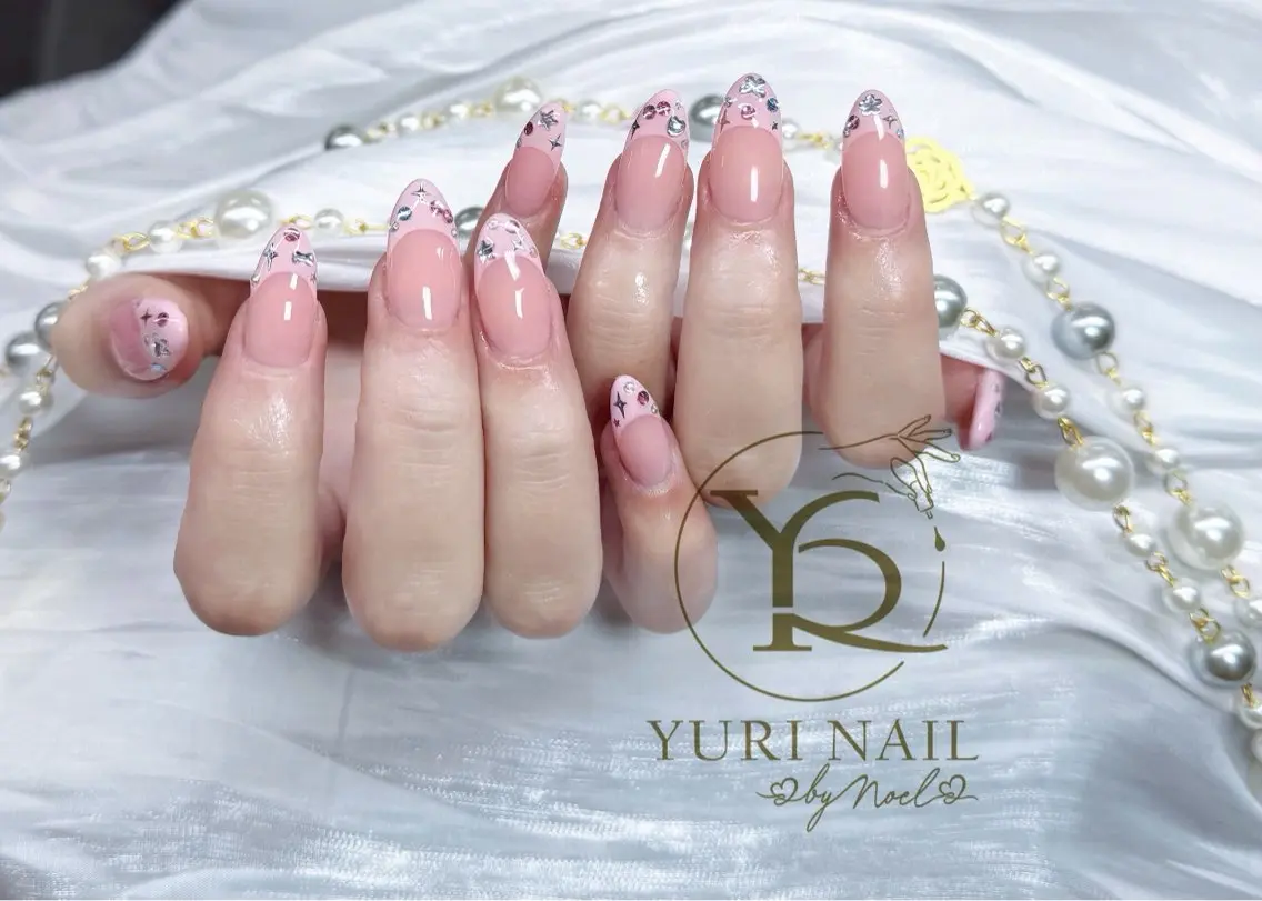 ネイル ハンドネイル フットネイル ハンドケア YURI Nail NARITAのネイルデザイン