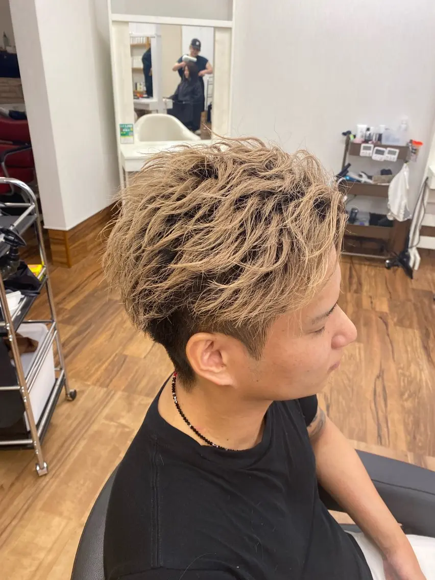カット+ブリーチ+カラー(メンズ限定)の写真