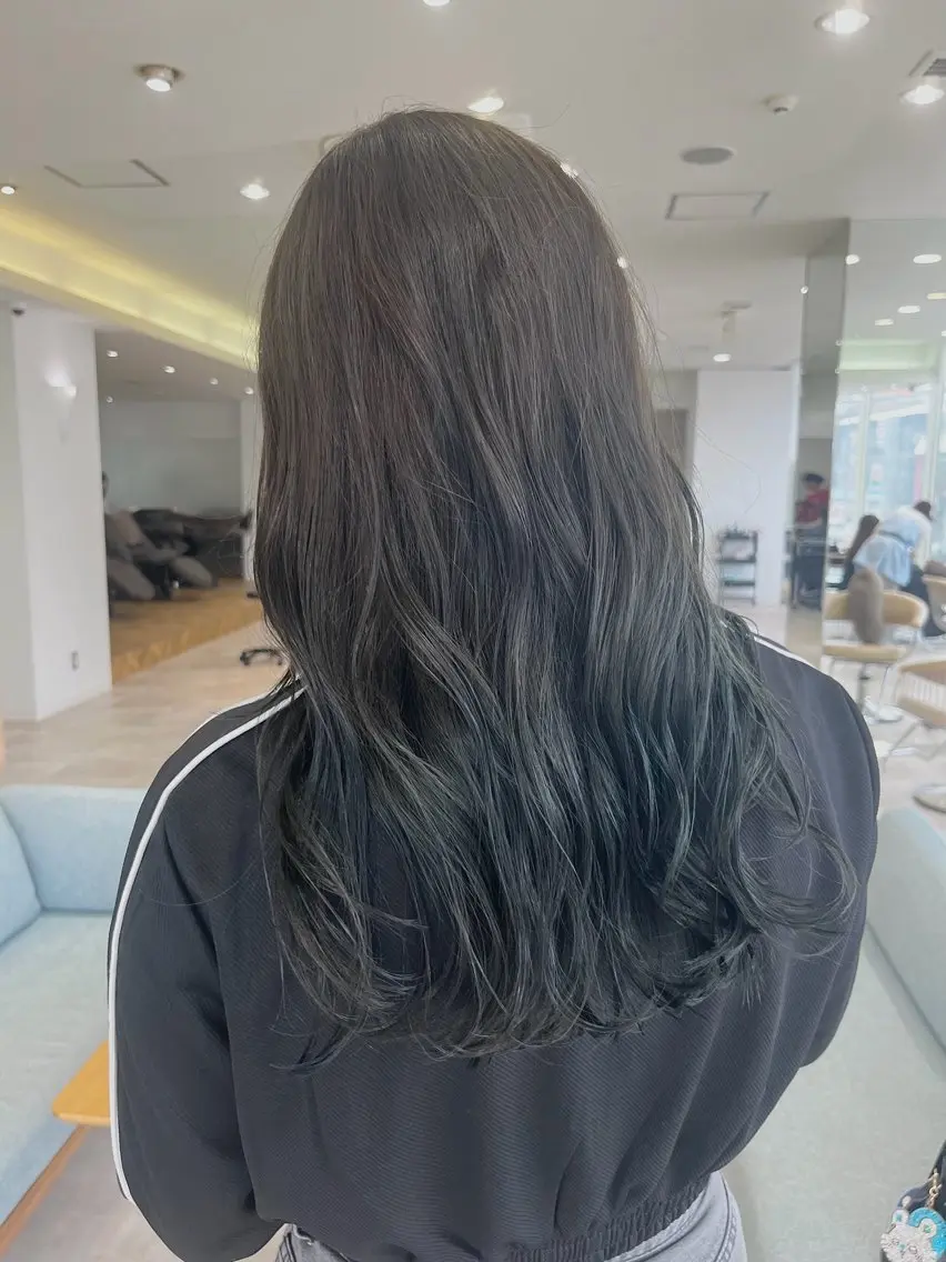 ロング カラー ベージュカラー ブリーチ 透明感カラー くびれヘア 韓国風ヘア カット ヘアカラー cana 札幌レイヤースタイルのヘアスタイル