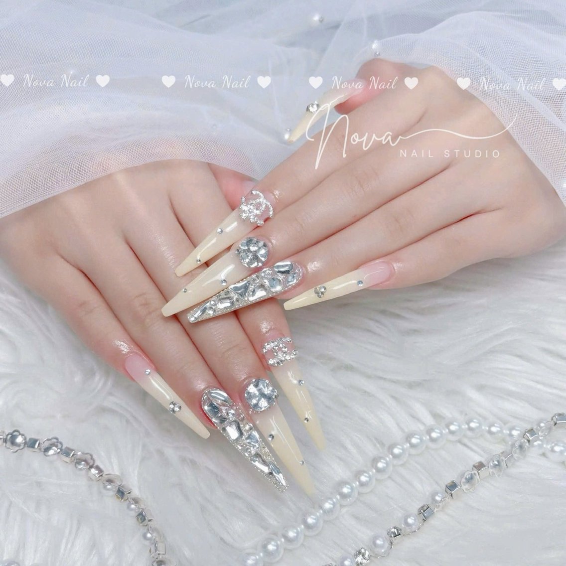 ネイル アートネイル 韓国ネイル 持ち込み シンプルネイル ワンホンネイル ハンドネイル ハンドケア Nova Nail Nambaのネイルデザイン