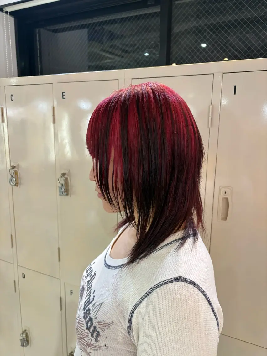 ミディアム カラー ヘアカラー トリートメント 🧤高明度ハイトーン 🧤莉音のヘアスタイル