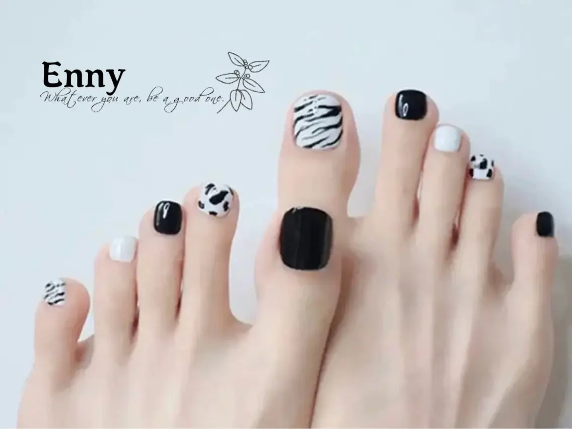 ネイル チークネイル フットネイル フレンチネイル ジェルネイル ガラスフレンチ Enny nail salonのネイルデザイン