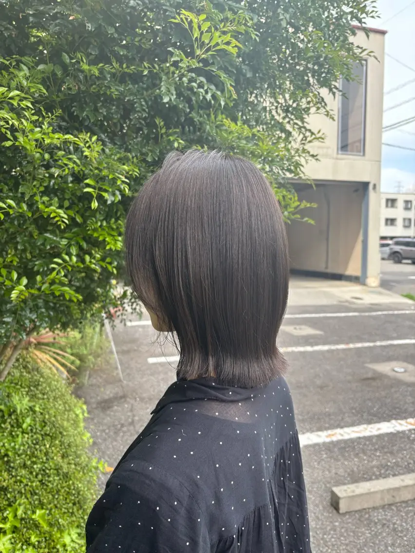 ミディアム 三國 栞音のヘアスタイル