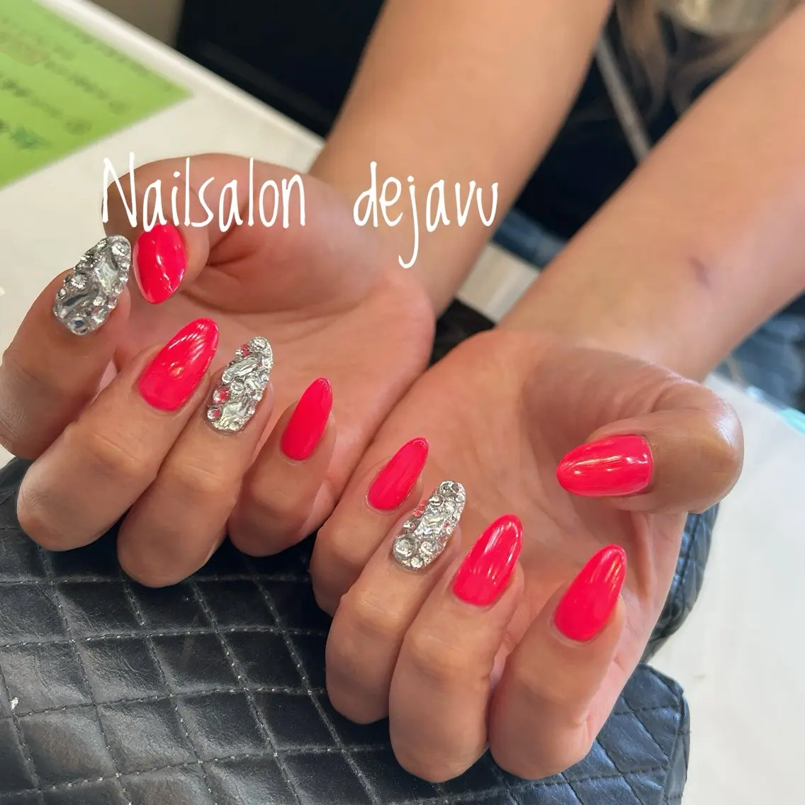 ネイル アートネイル ラメ(グリッター) ワンカラーネイル ストーンネイル ハンドネイル Nailsalon Dejavuのネイルデザイン
