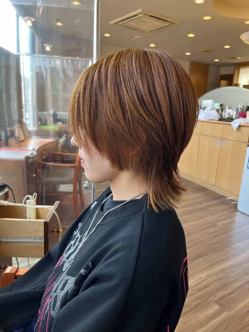 ショート ウルフカット カット 茨木 和泉のヘアスタイル
