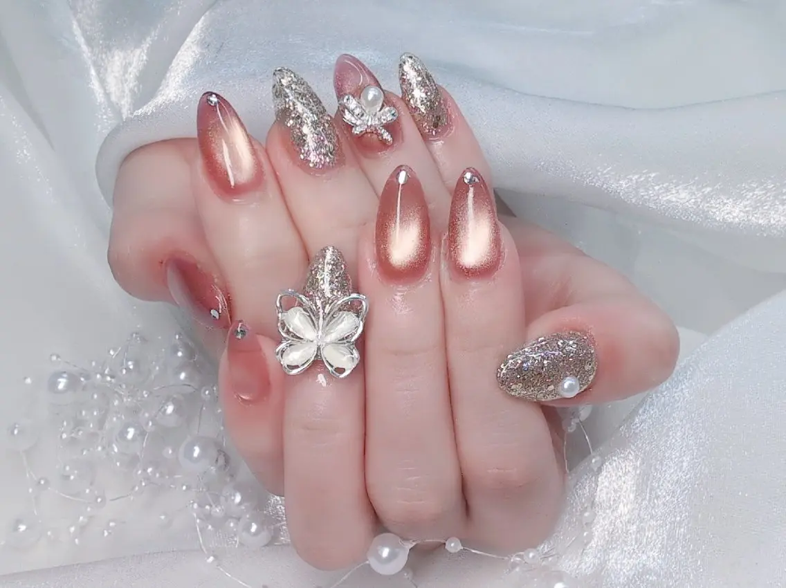 ネイル フラッシュネイル フレンチネイル キラキラネイル ラメ(グリッター) マグネットネイル Chouette Nailのネイルデザイン