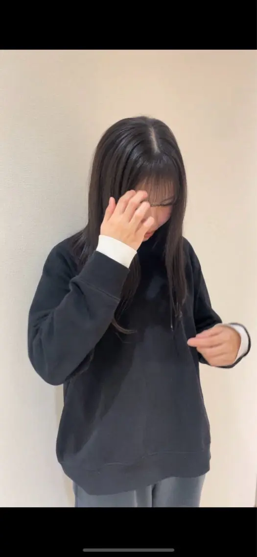 セミロング カラー グレージュ 曻地 彩乃のヘアスタイル