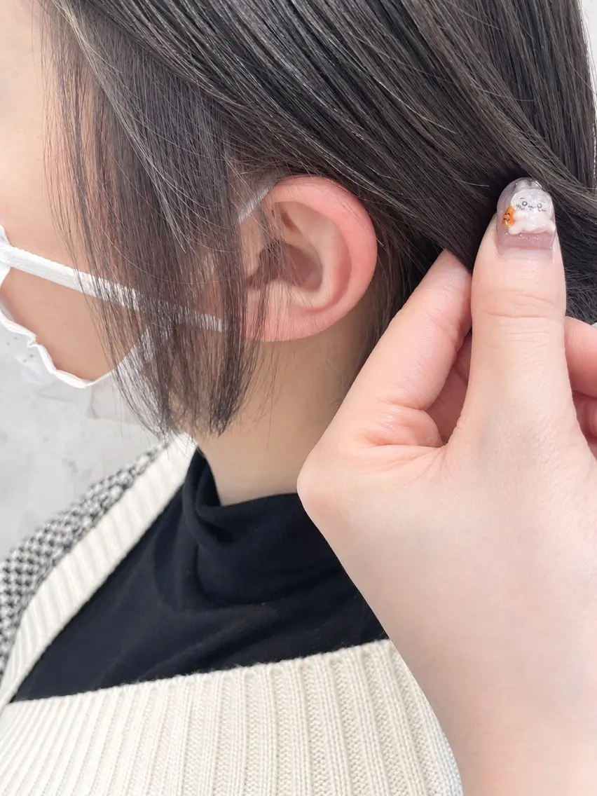 ショート カラー イヤリングカラー ヘアカラー 🫧ツヤ髪/透明感 カラー🫧AOIのヘアスタイル