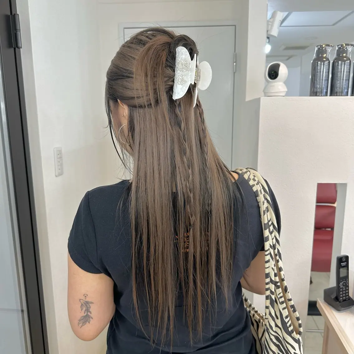 ロング カラー シールエクステ デザインカラー ハイトーンカラー インナーカラー エクステ 9月4日限定 カットモデル募集のヘアスタイル